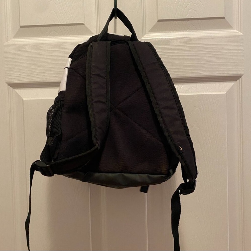 Nike Brasilia JDI Backpack - Picture 2 of 5